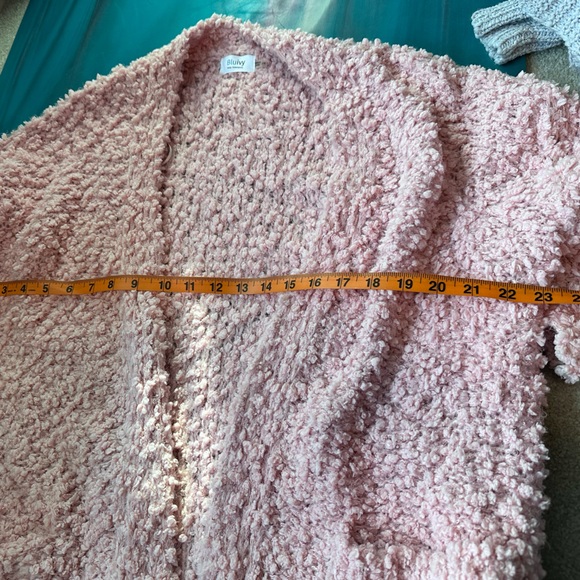 3/$20 Pink Boucle Cardigan - Picture 5 of 6